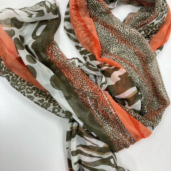 Accessories - Large animal print wrap
